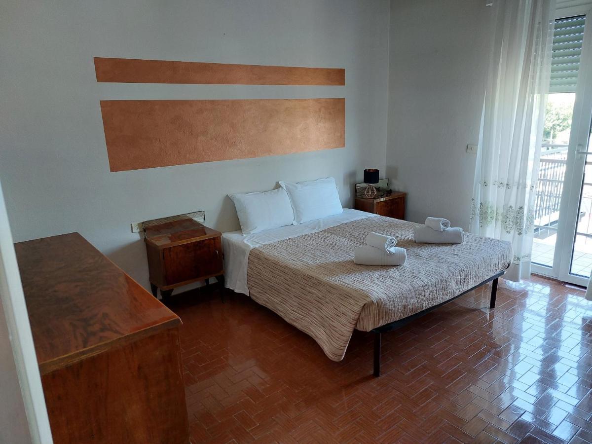 Vittoria Rooms Peschiera Peschiera del Garda Exteriör bild