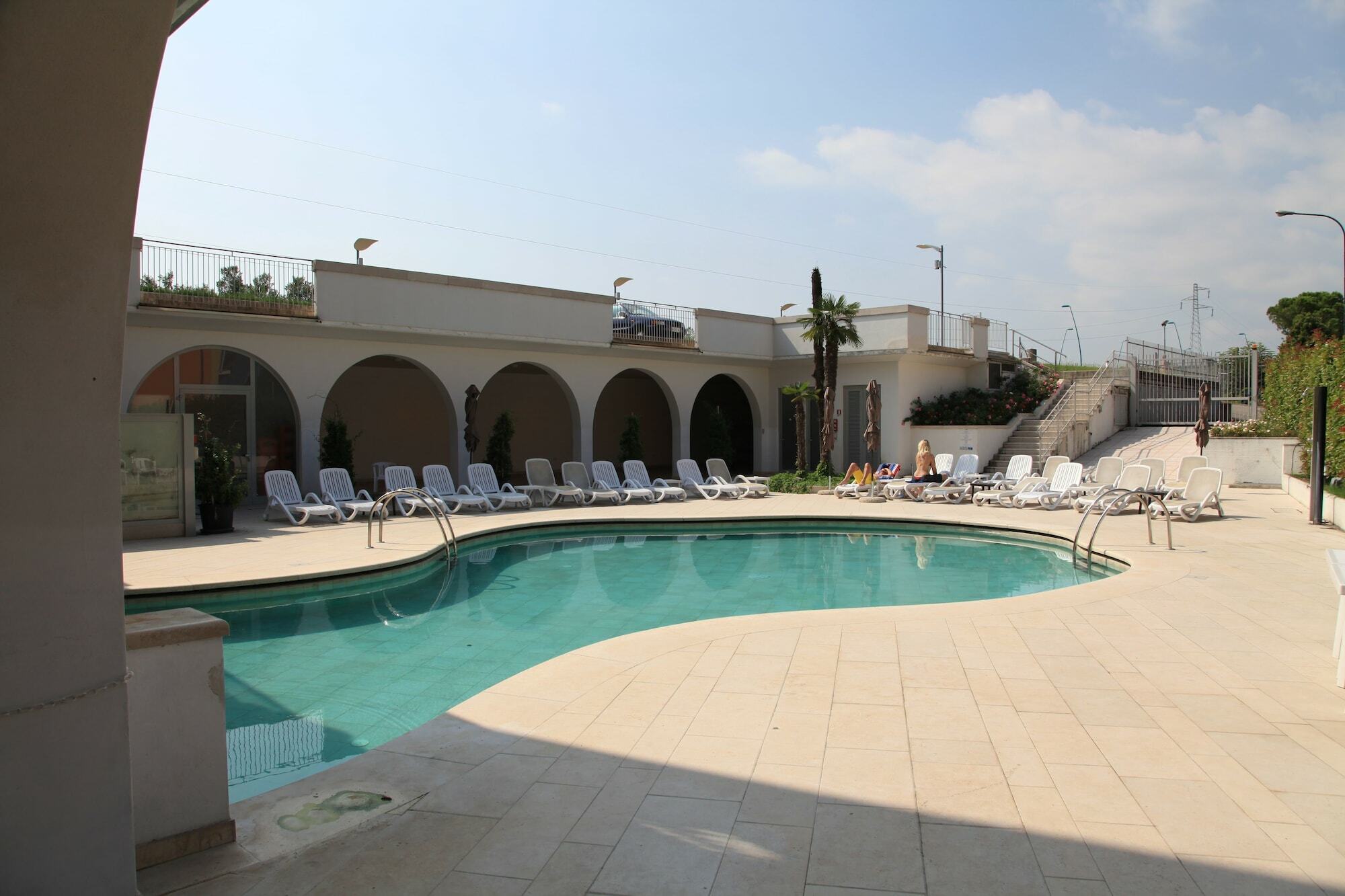 Vittoria Rooms Peschiera Peschiera del Garda Exteriör bild